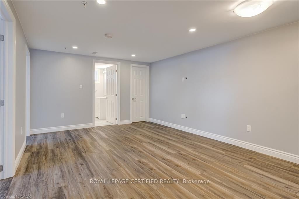 54 Duncombe Drive • Hamilton, ON photo 27