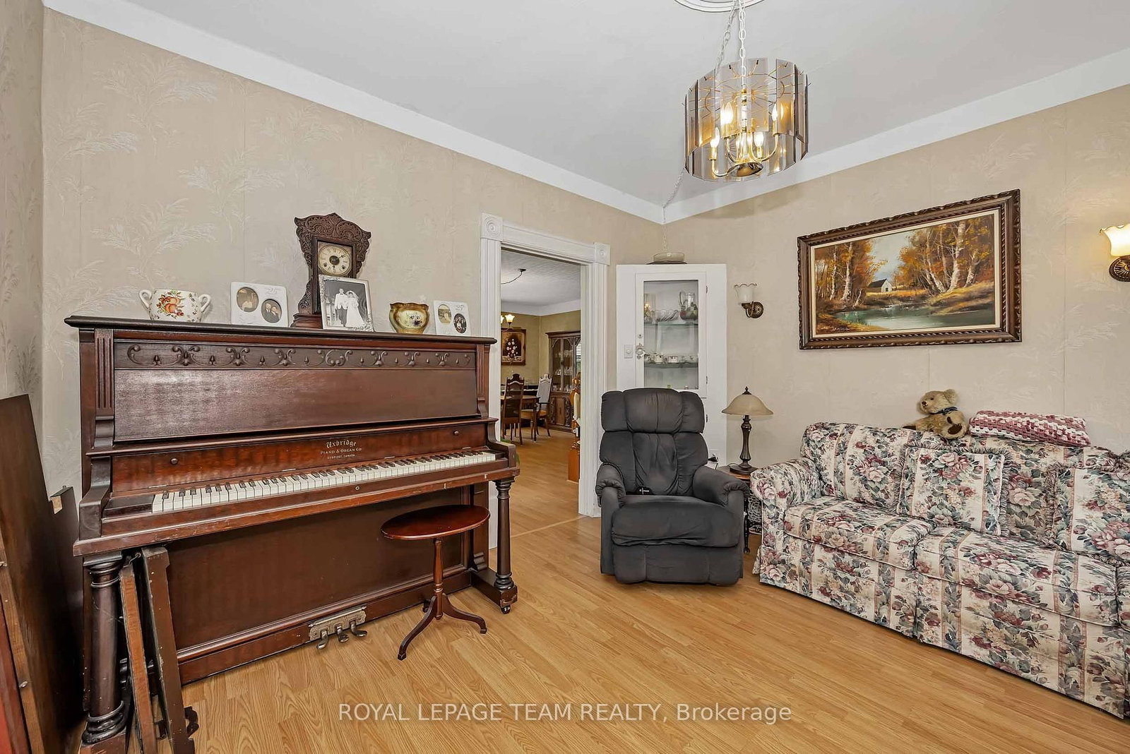 5961 Old Richmond Road • Richmond, ON photo 12