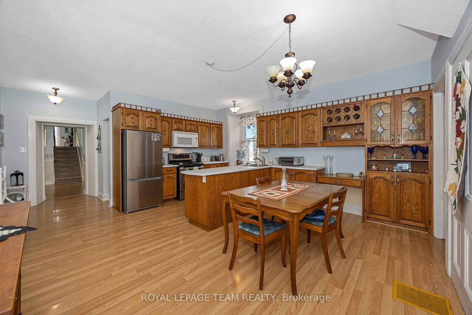 5961 Old Richmond Road • Richmond, ON photo 13