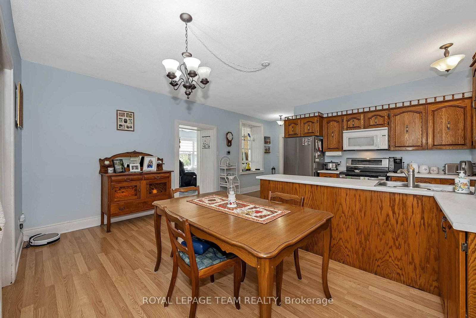 5961 Old Richmond Road • Richmond, ON photo 16