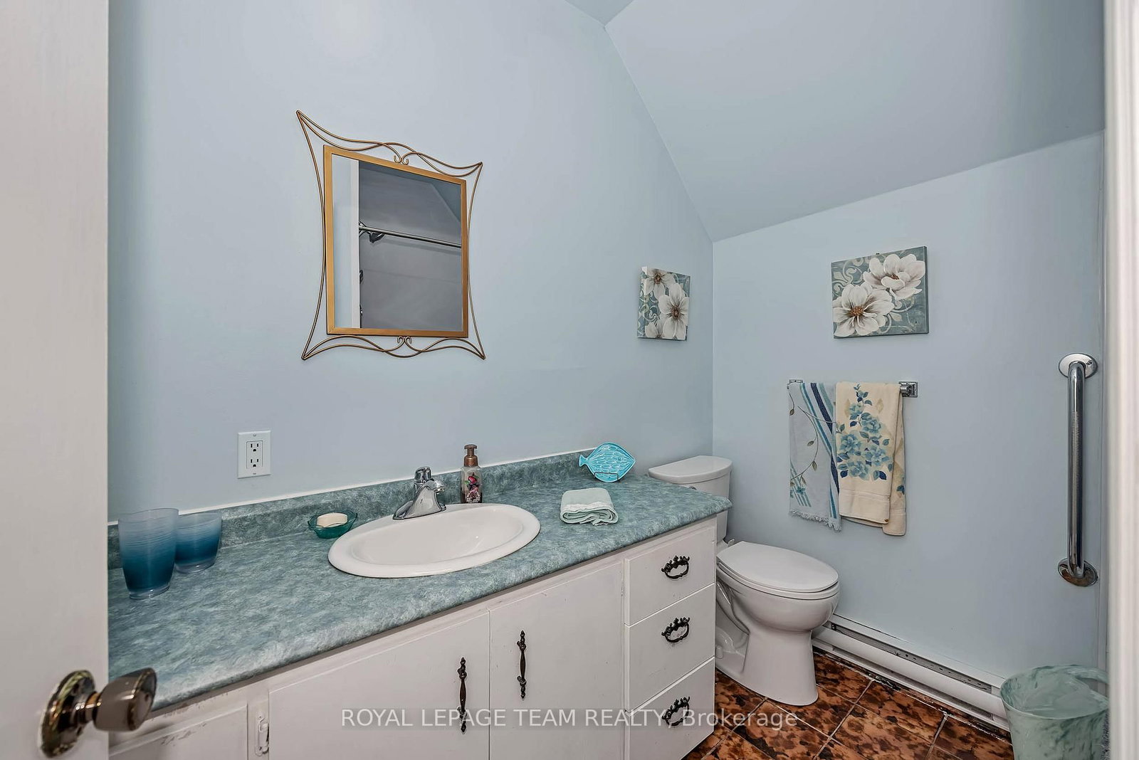 5961 Old Richmond Road • Richmond, ON photo 37