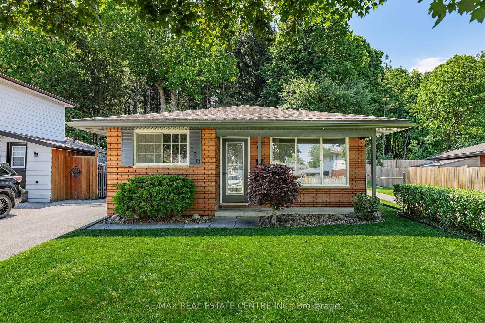 120 Arrowhead Crescent • Kitchener, ON photo 1