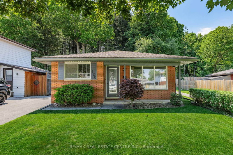 120 Arrowhead Crescent