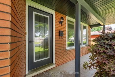 120 Arrowhead Crescent • Kitchener, ON photo 3