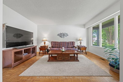120 Arrowhead Crescent • Kitchener, ON photo 5