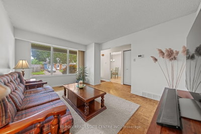 120 Arrowhead Crescent • Kitchener, ON photo 6