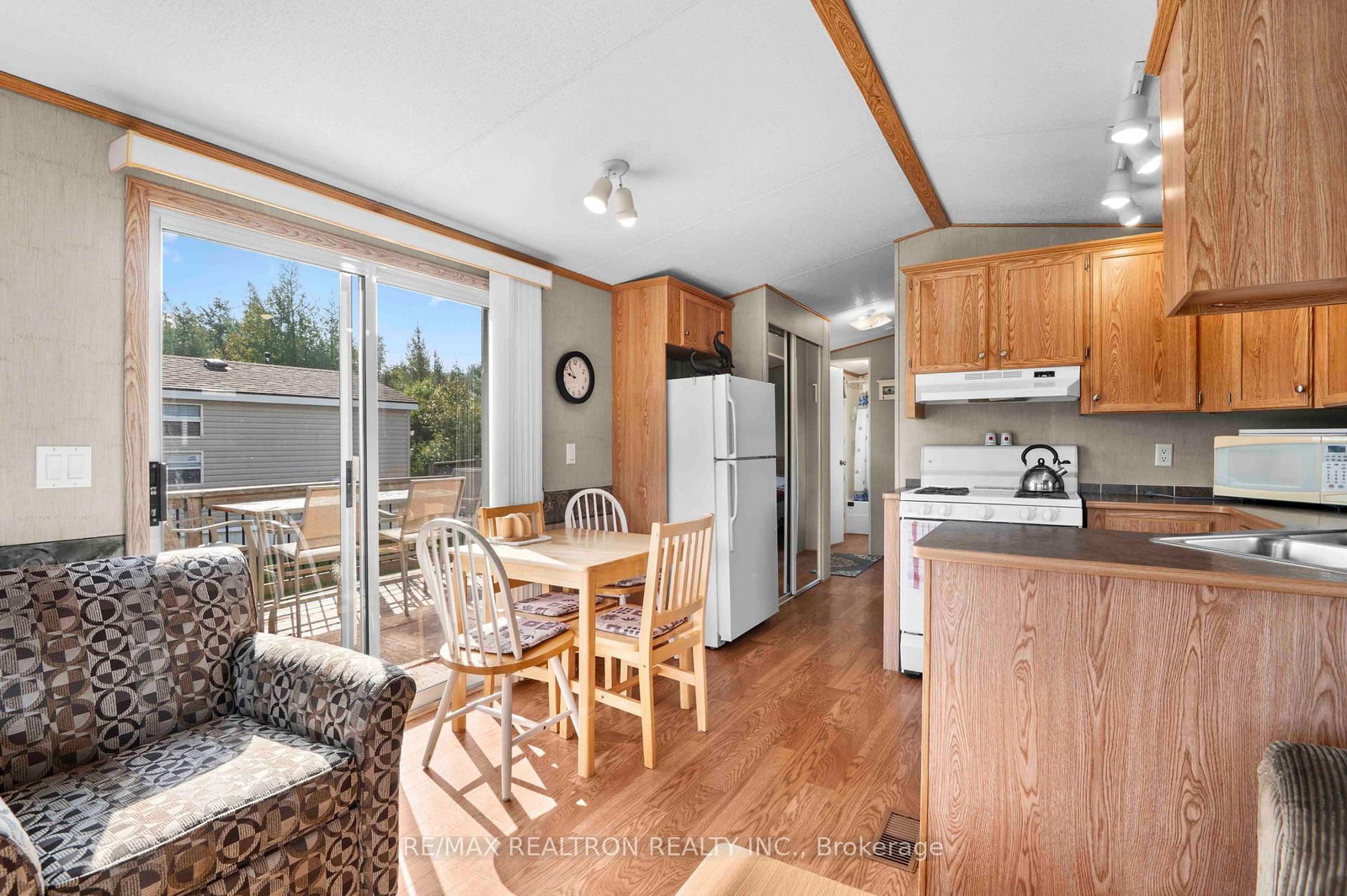7489 SIDEROAD 5 E • #T102 • Wellington North, ON photo 10