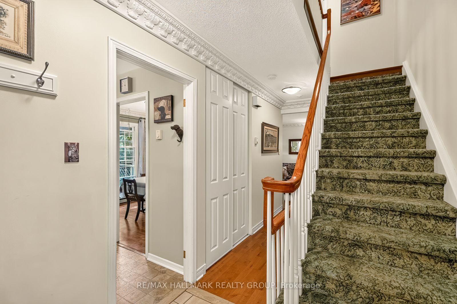 1898 RUSSELL Road • #2 • Ottawa, ON photo 14