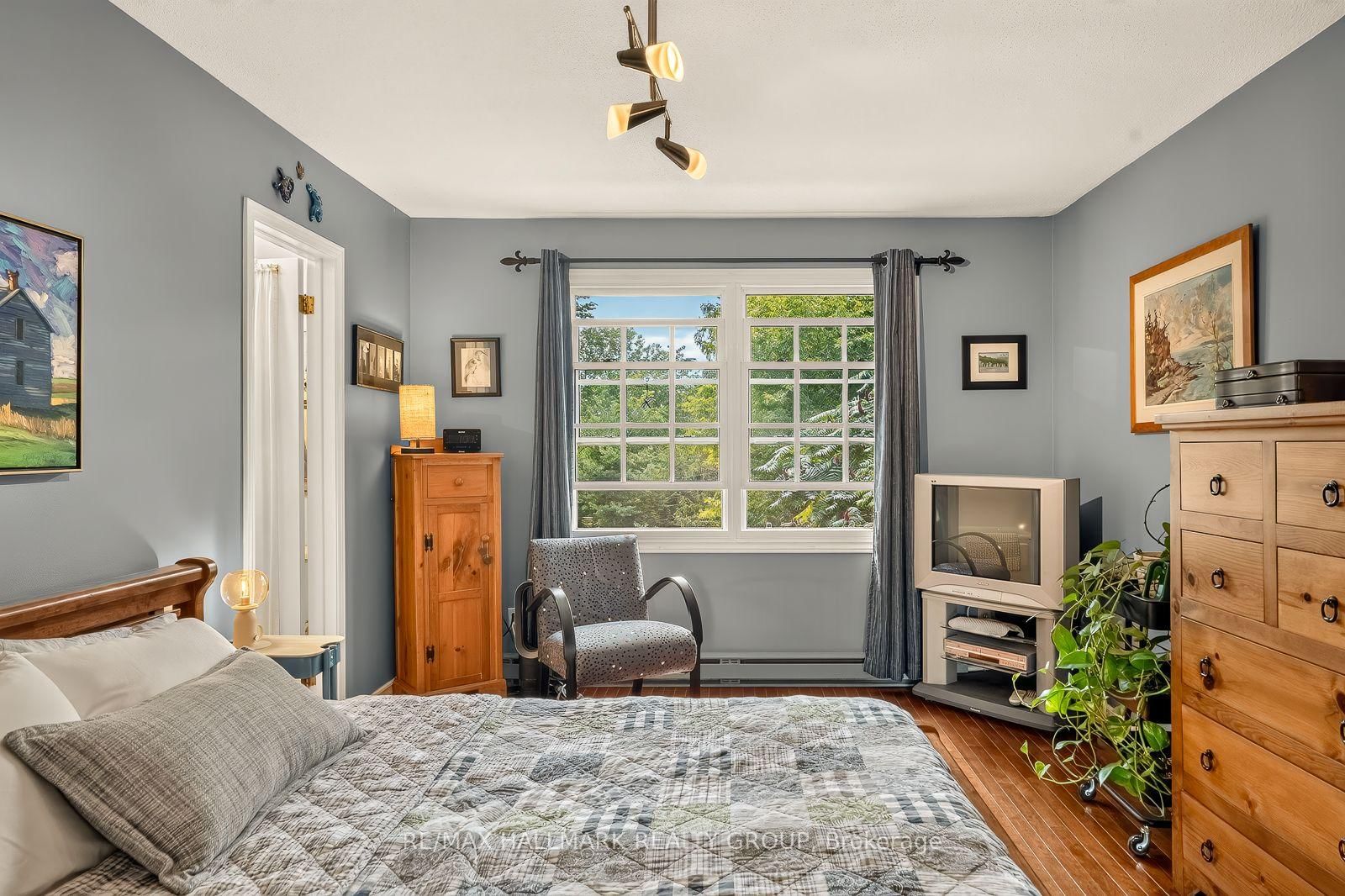 1898 RUSSELL Road • #2 • Ottawa, ON photo 36