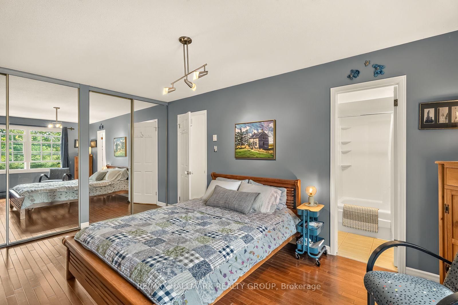 1898 RUSSELL Road • #2 • Ottawa, ON photo 38