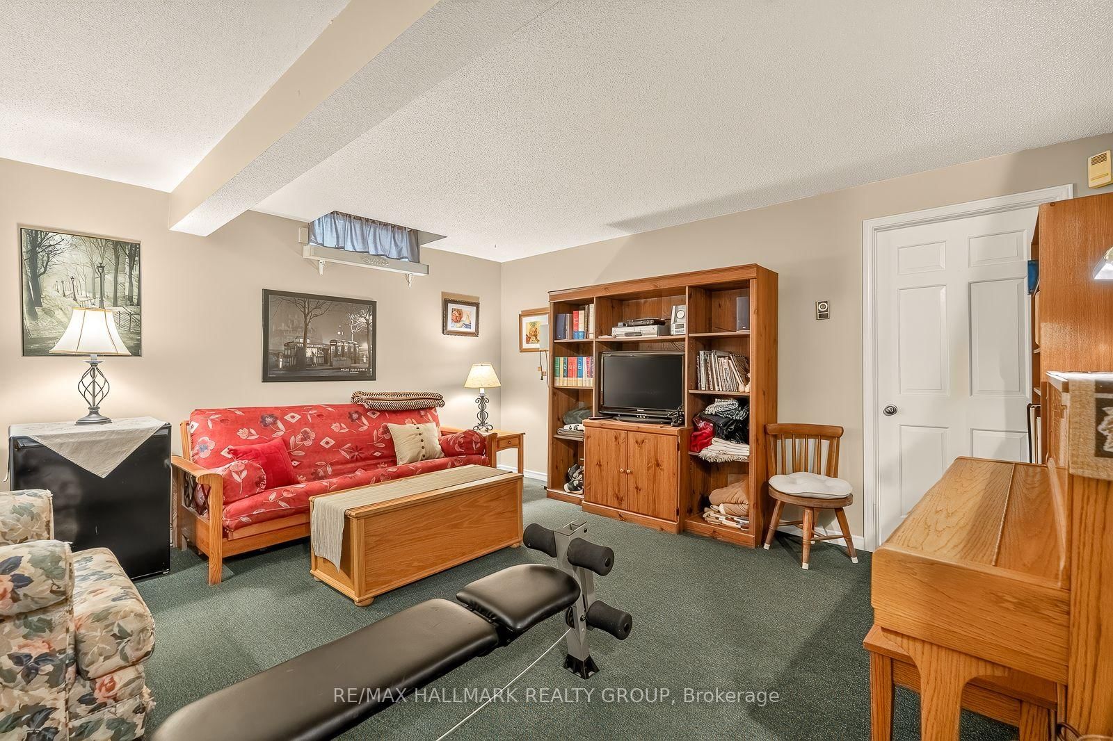 1898 RUSSELL Road • #2 • Ottawa, ON photo 42