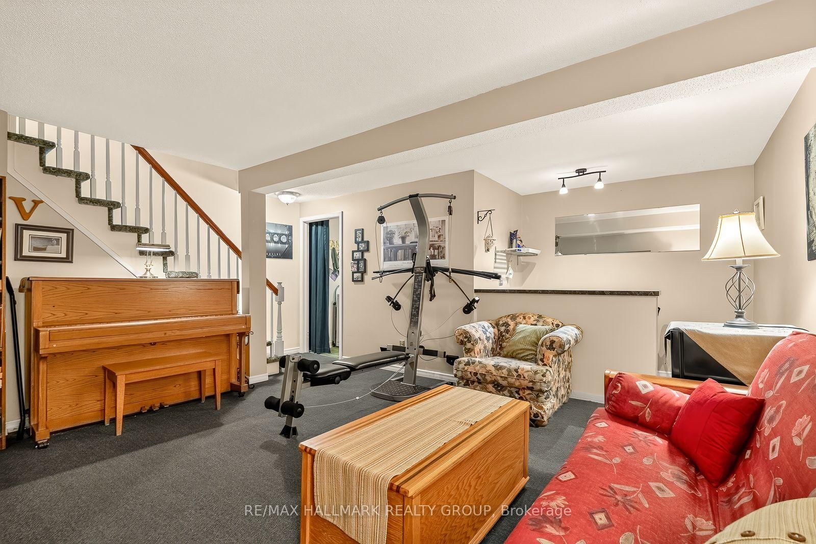 1898 RUSSELL Road • #2 • Ottawa, ON photo 43