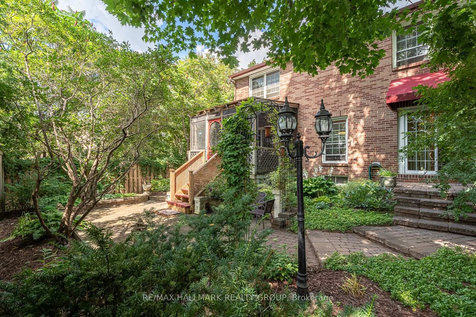 1898 RUSSELL Road • #2 • Ottawa, ON photo 6