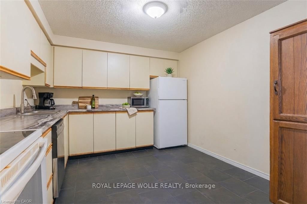 55 Green Valley Drive • #708 • Kitchener, ON photo 5