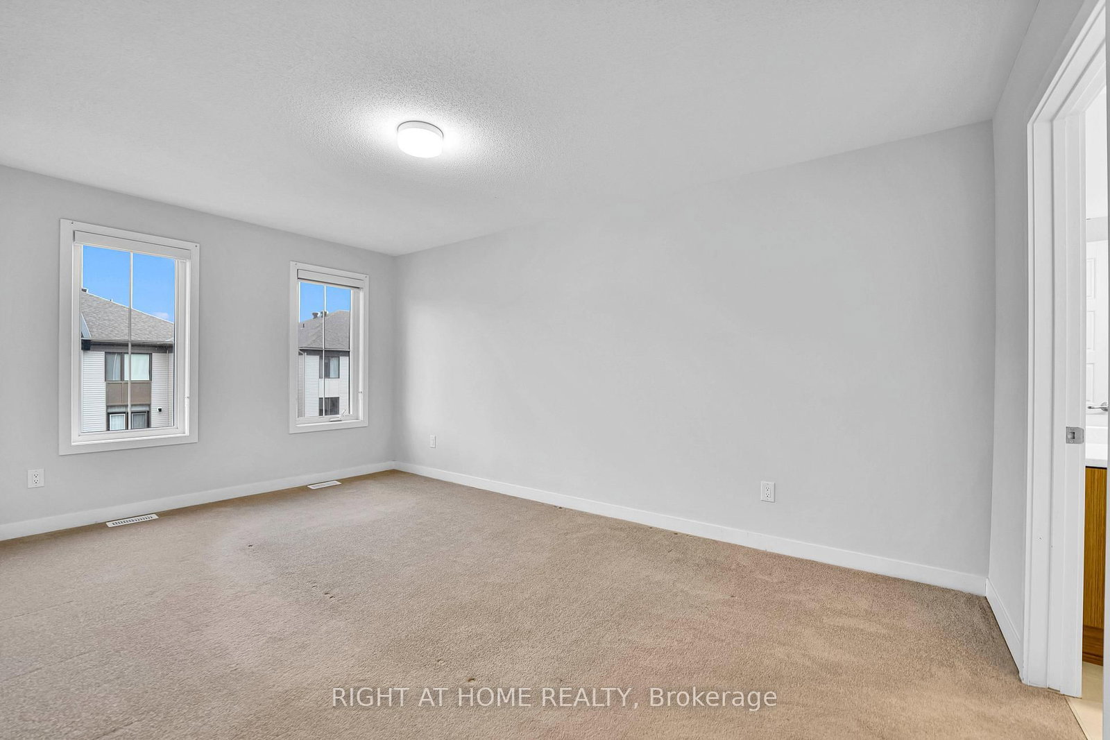 57 PLACETTE STITCH Mews • Richmond, ON photo 13