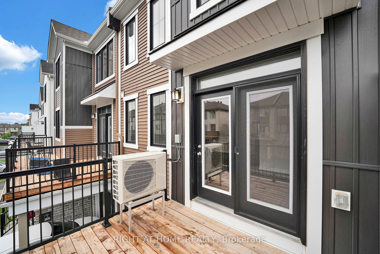 57 PLACETTE STITCH Mews • Richmond, ON photo 15