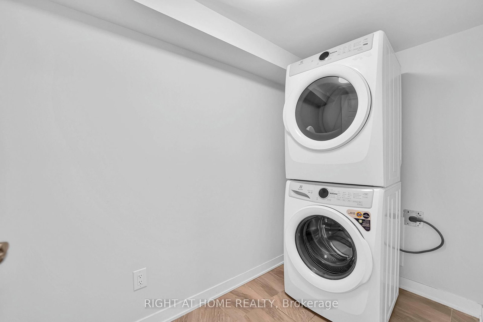 57 PLACETTE STITCH Mews • Richmond, ON photo 22