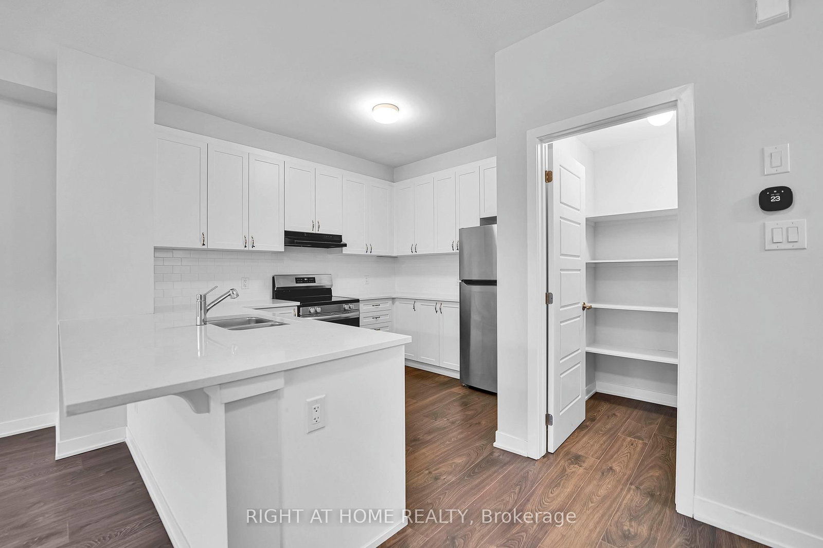 57 PLACETTE STITCH Mews • Richmond, ON photo 25