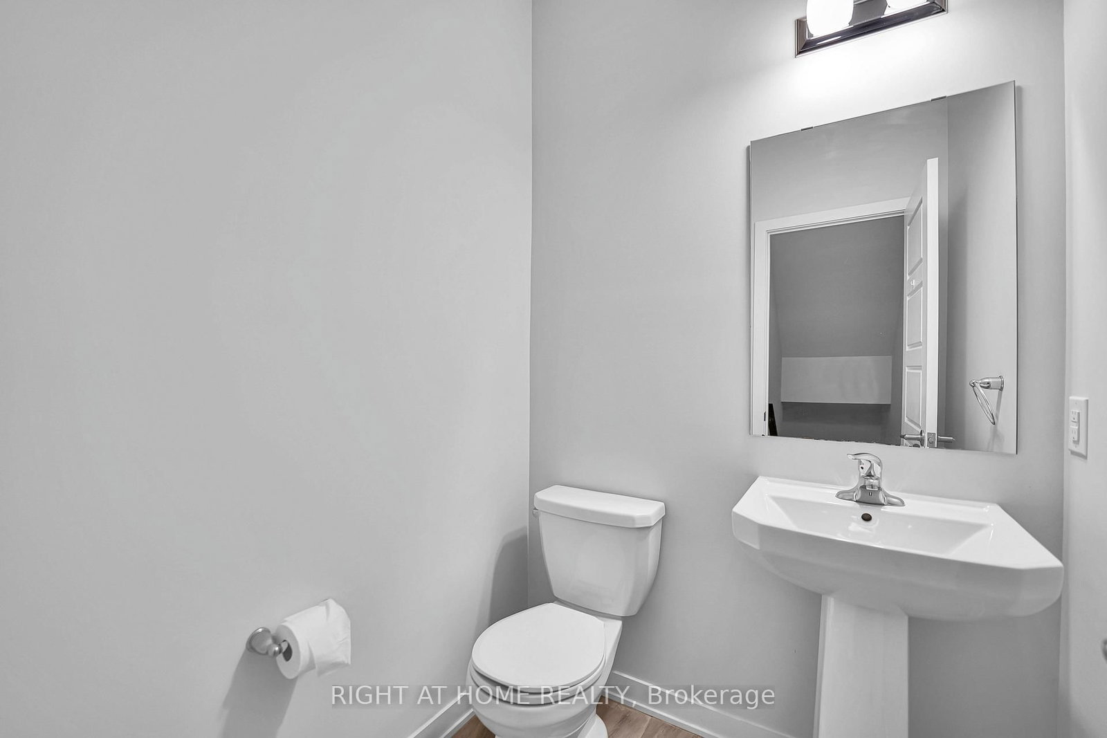 57 PLACETTE STITCH Mews • Richmond, ON photo 4