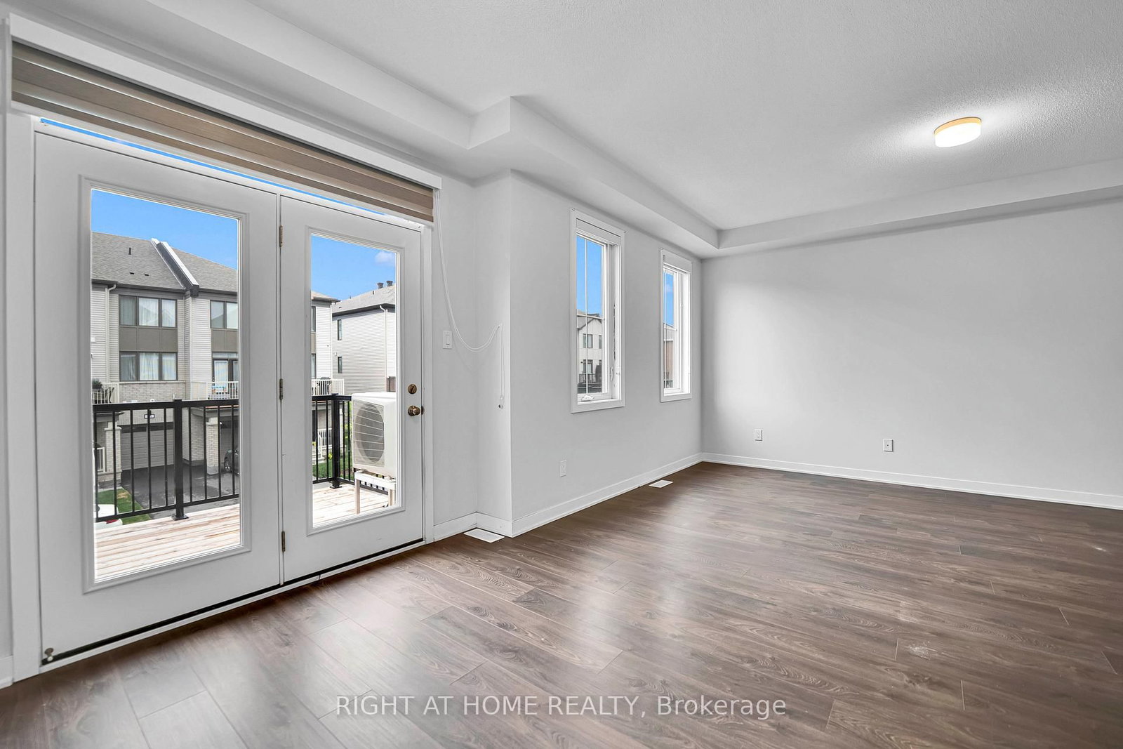 57 PLACETTE STITCH Mews • Richmond, ON photo 5