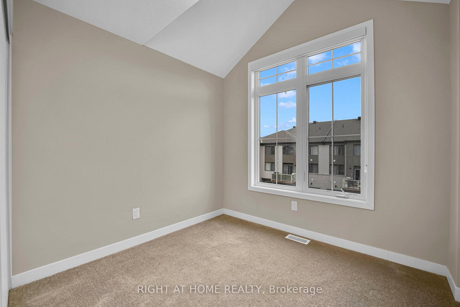 57 PLACETTE STITCH Mews • Richmond, ON photo 6