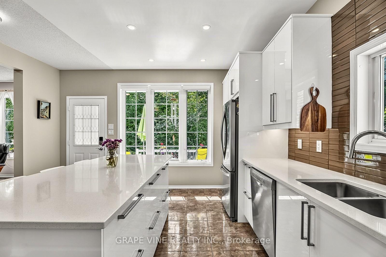 319 Parkin Circle • Ottawa, ON photo 16