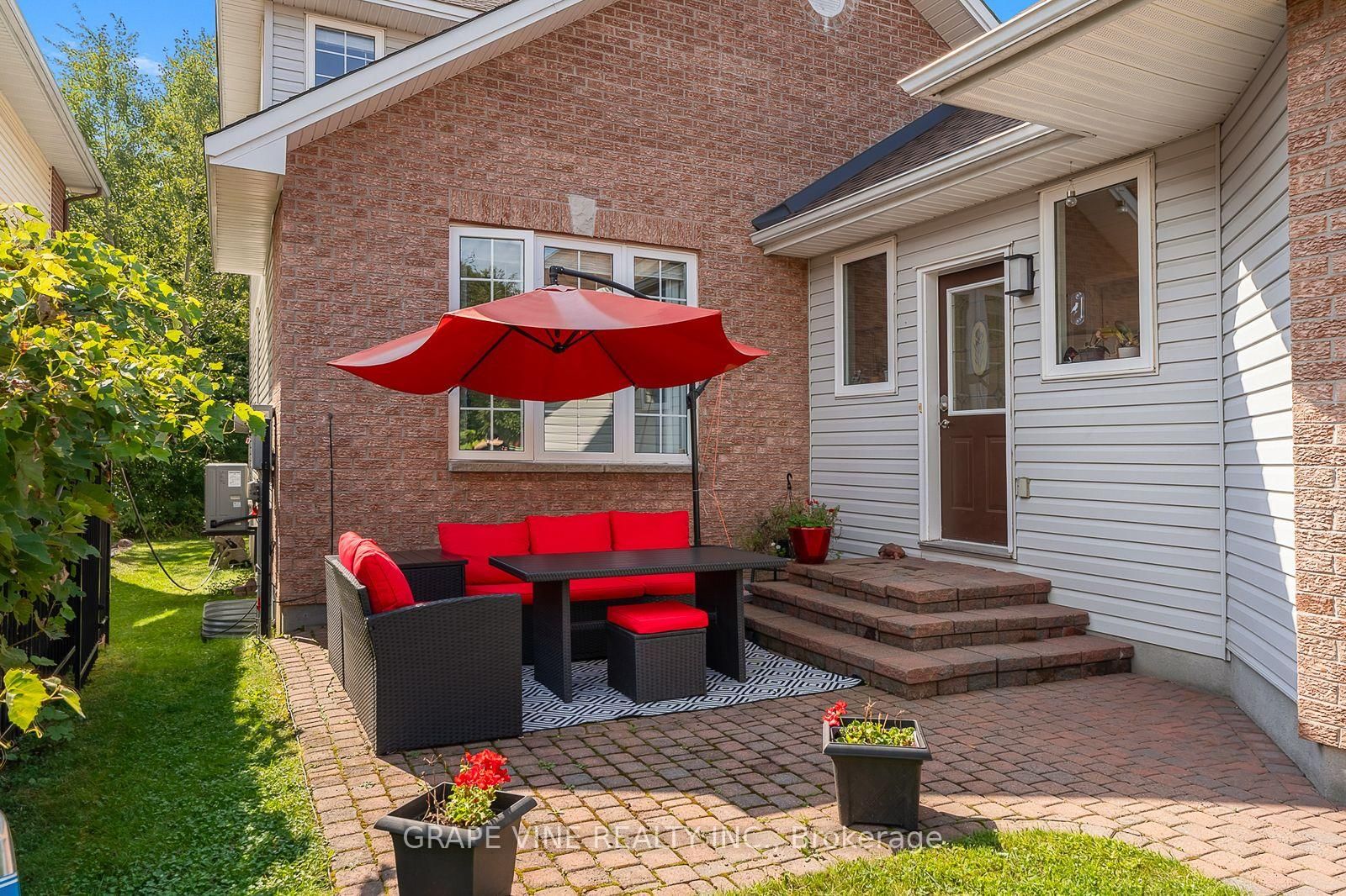 319 Parkin Circle • Ottawa, ON photo 5