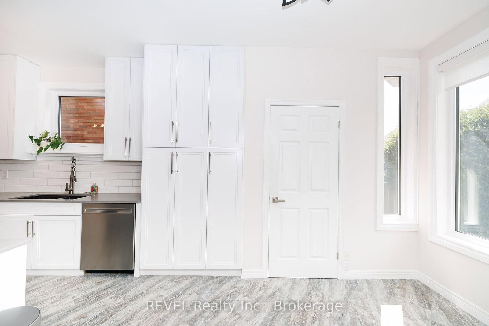 6280 Stonefield Park • Niagara Falls, ON photo 10