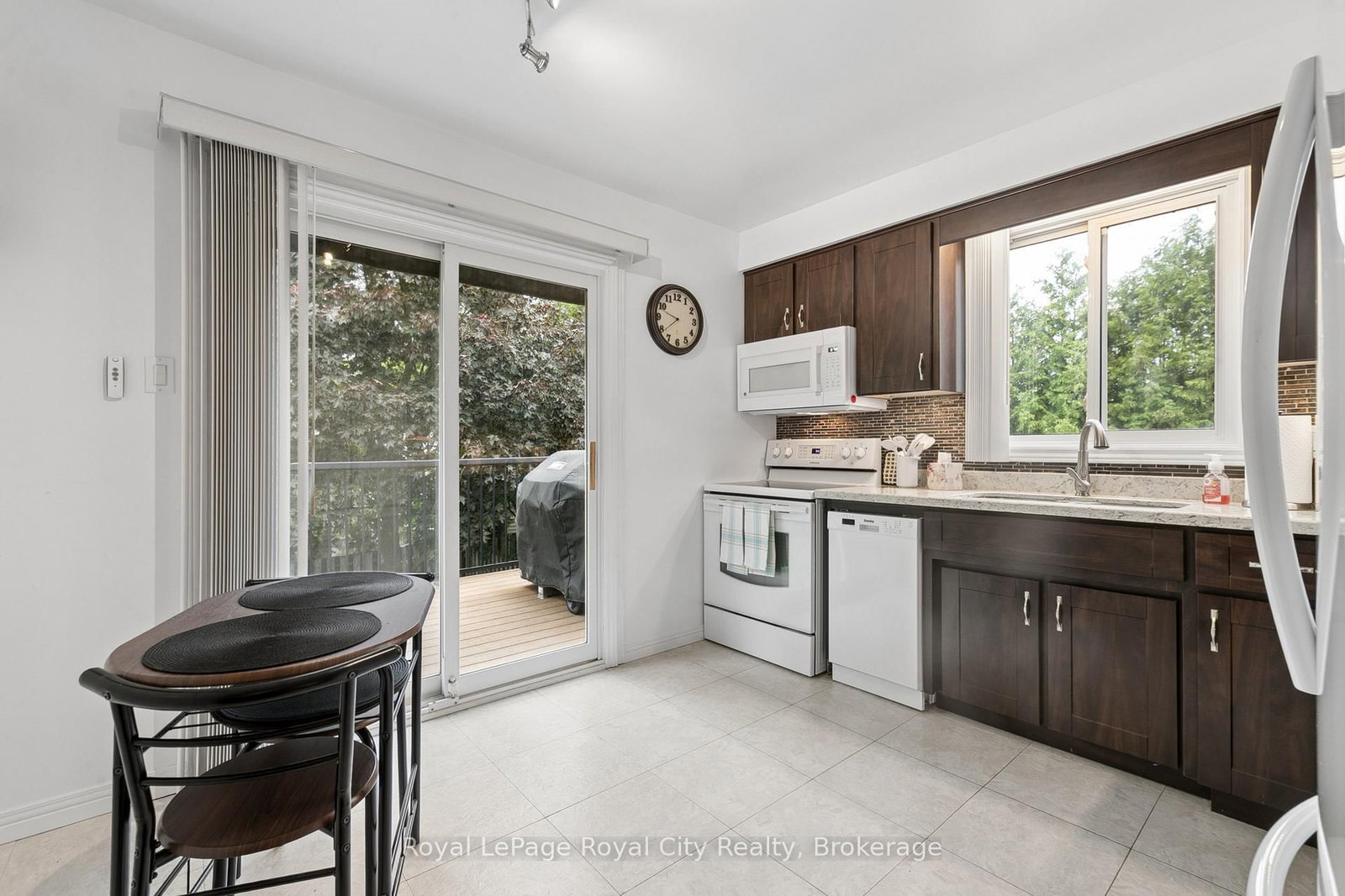 406 Ironwood Road • Guelph, ON photo 10