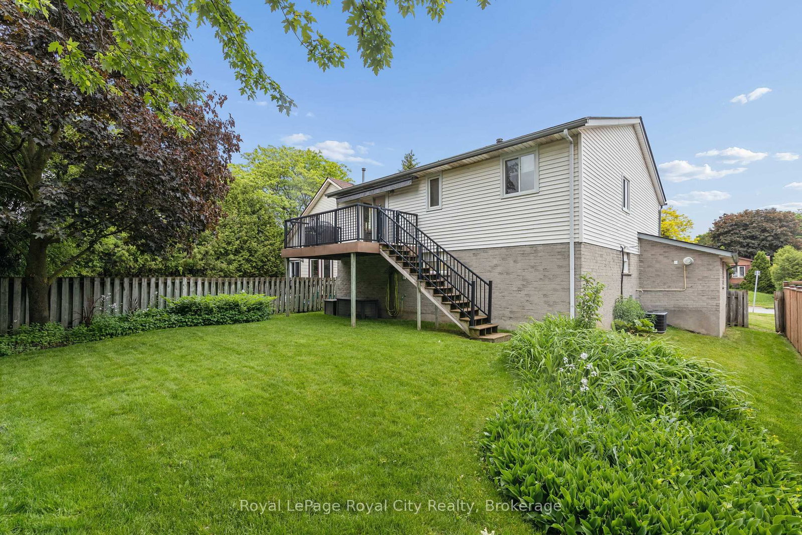 406 Ironwood Road • Guelph, ON photo 38