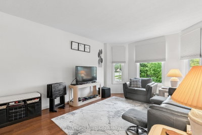 406 Ironwood Road • Guelph, ON photo 5