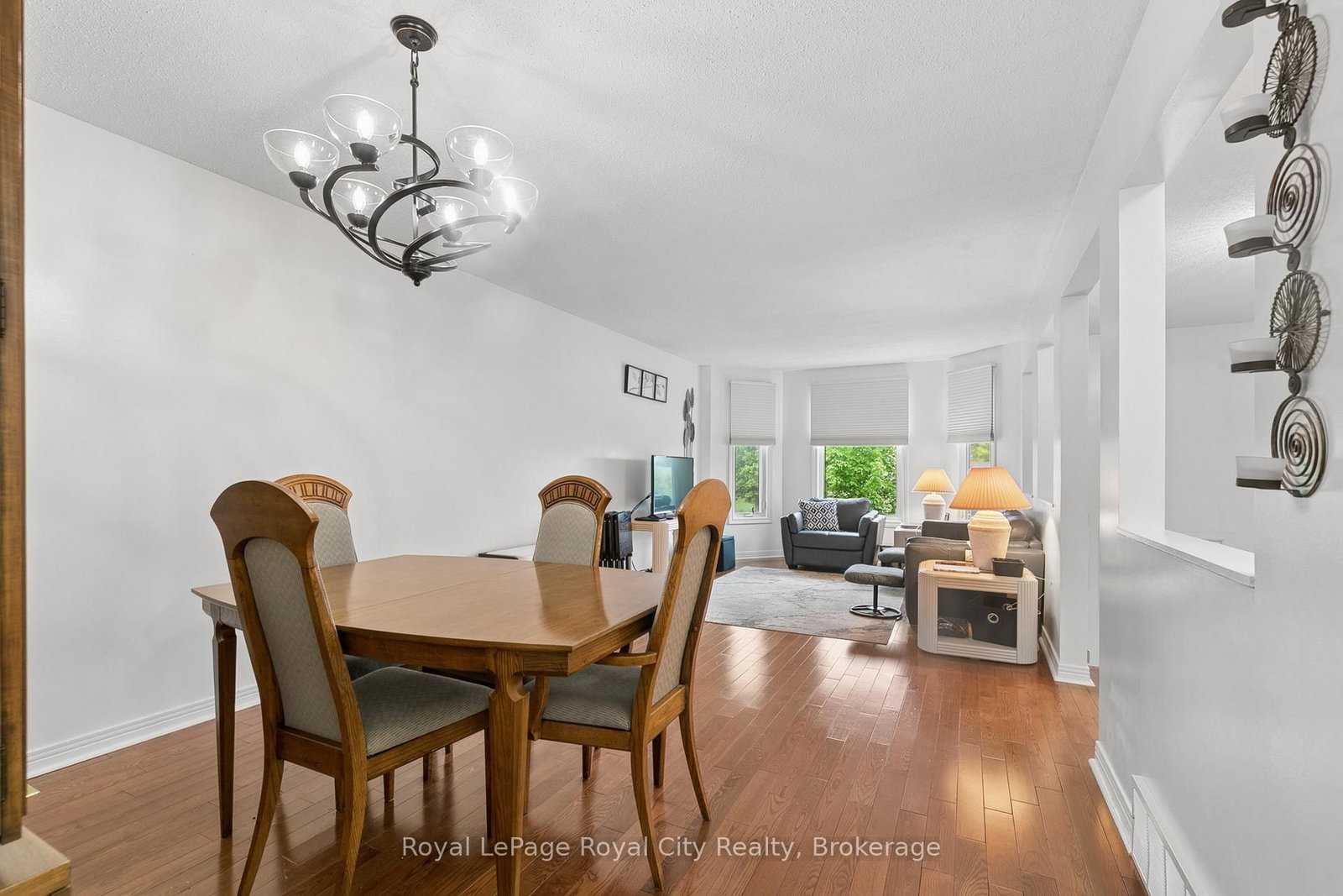 406 Ironwood Road • Guelph, ON photo 9