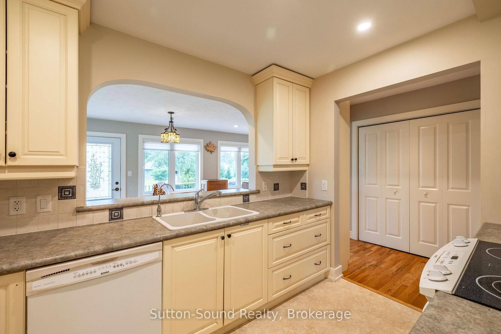 827 13th Street W • Georgian Bluffs, ON photo 10