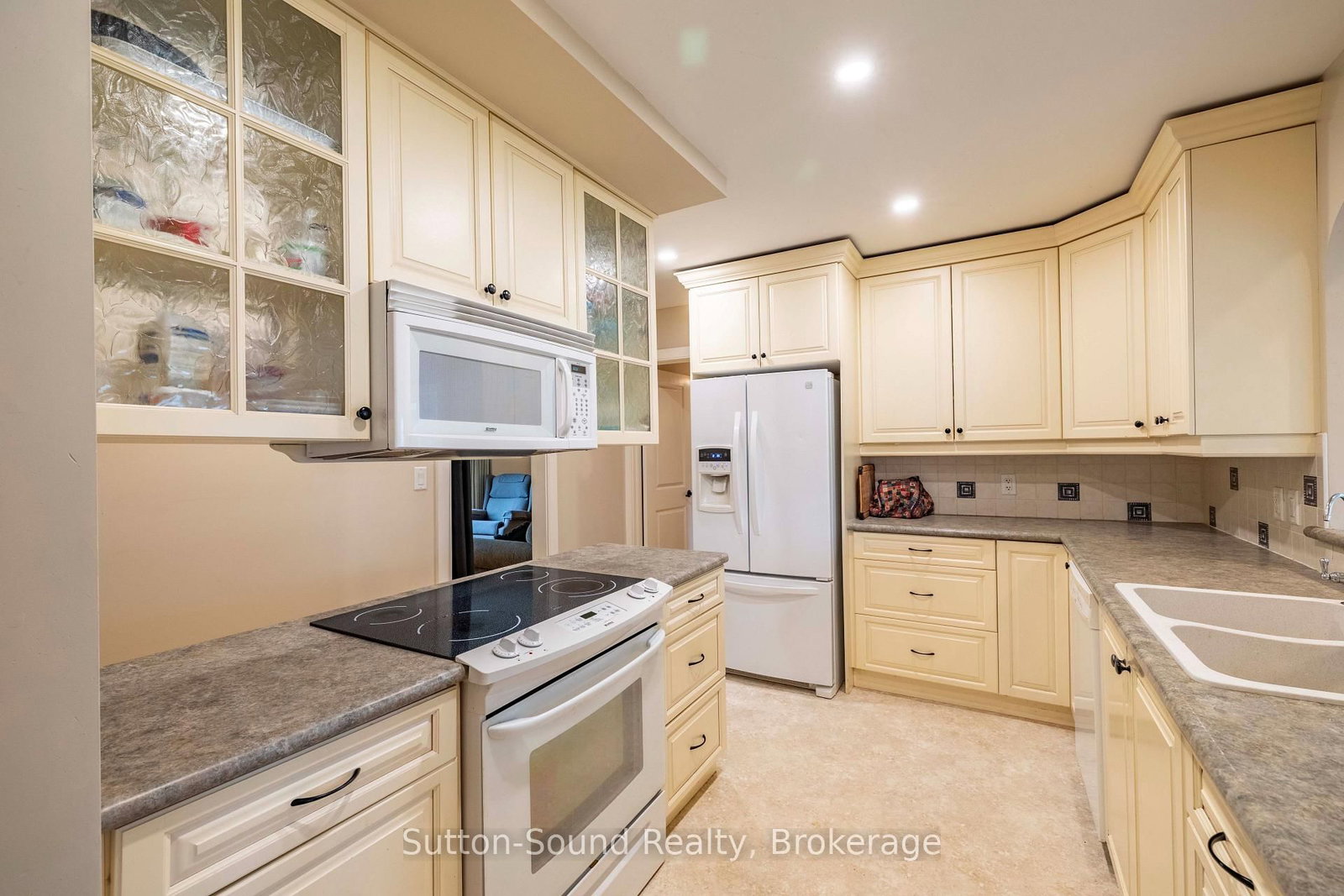 827 13th Street W • Georgian Bluffs, ON photo 12