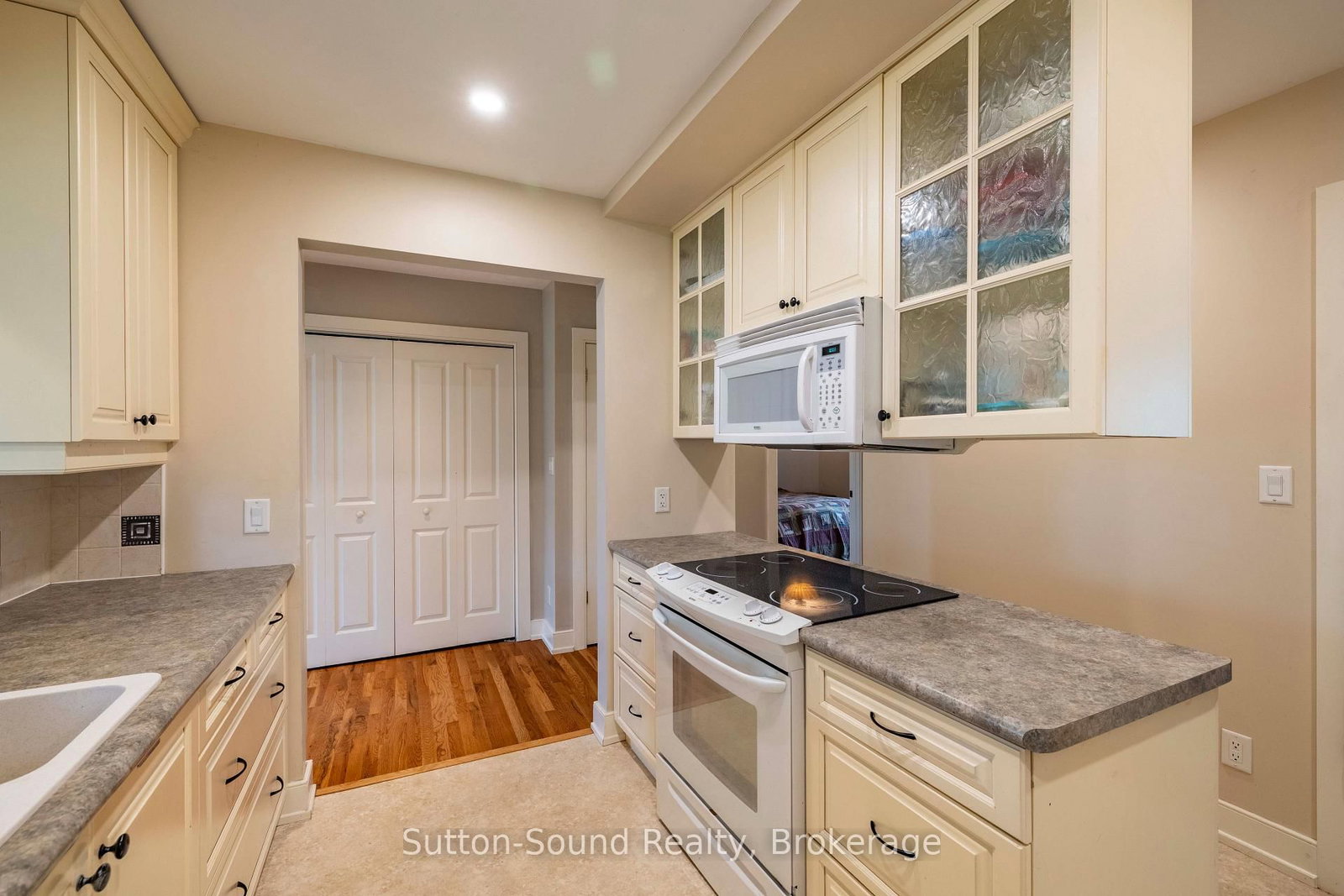 827 13th Street W • Georgian Bluffs, ON photo 13