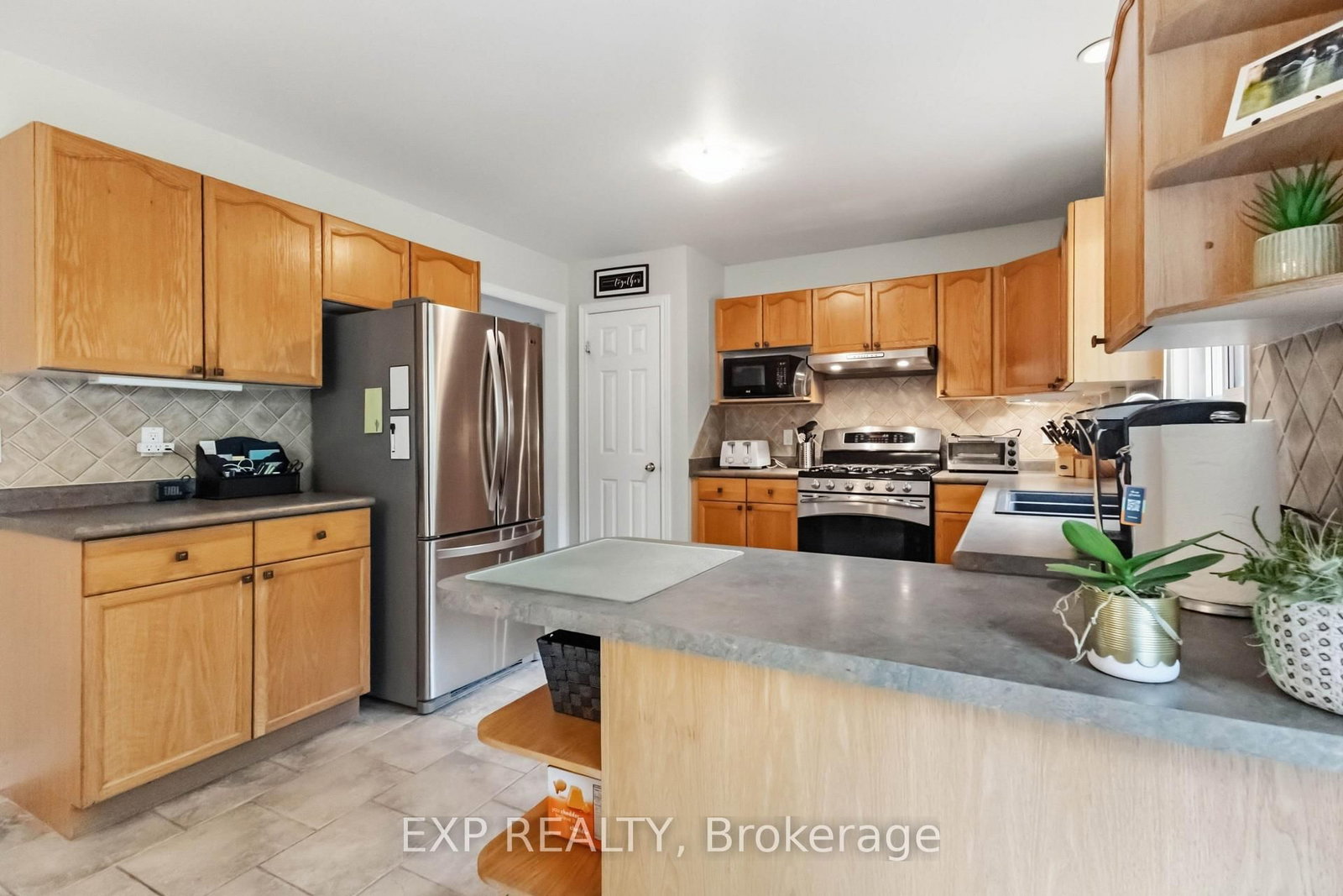 144 Stephen Moore Drive • Middlesex Centre, ON photo 11