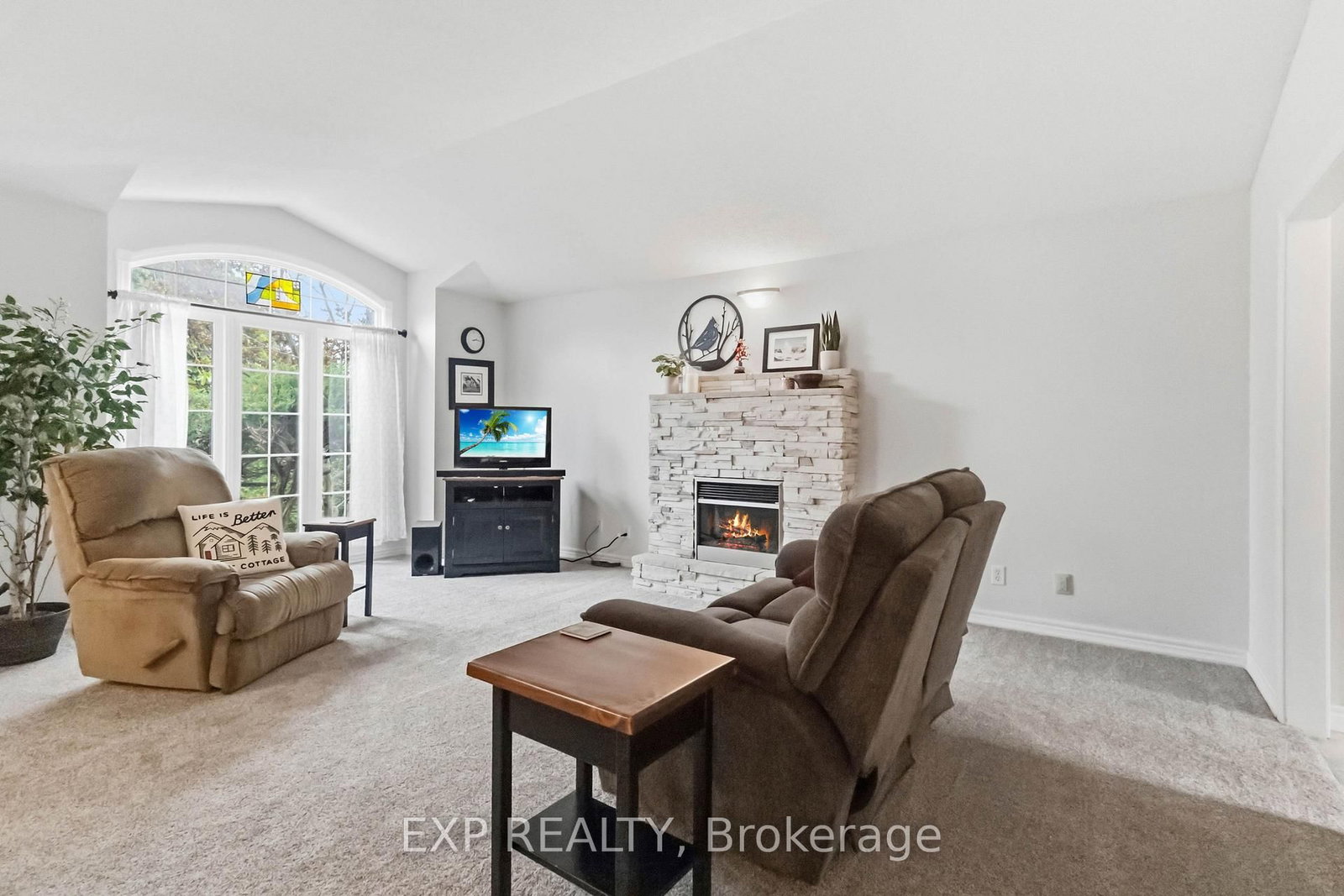 144 Stephen Moore Drive • Middlesex Centre, ON photo 5