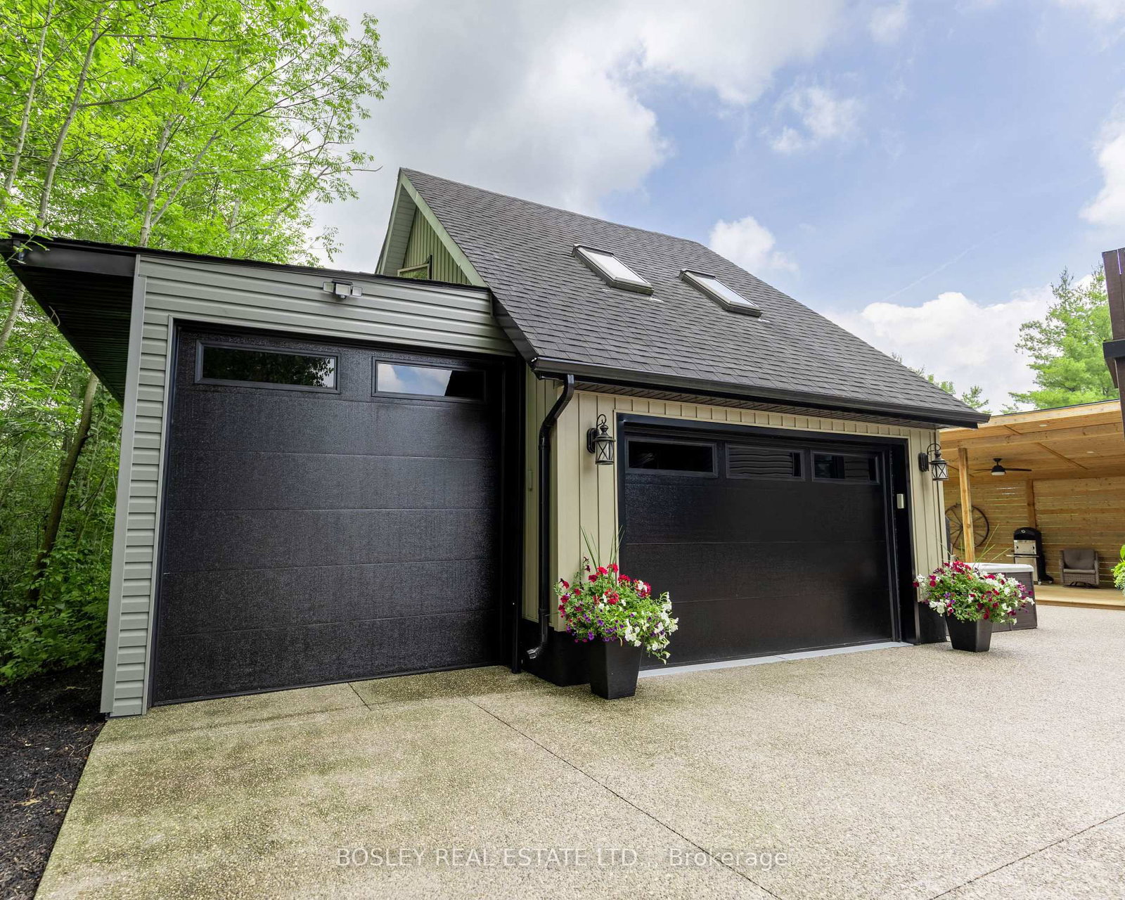 4949 Lyon's Parkway • Niagara Falls, ON photo 28