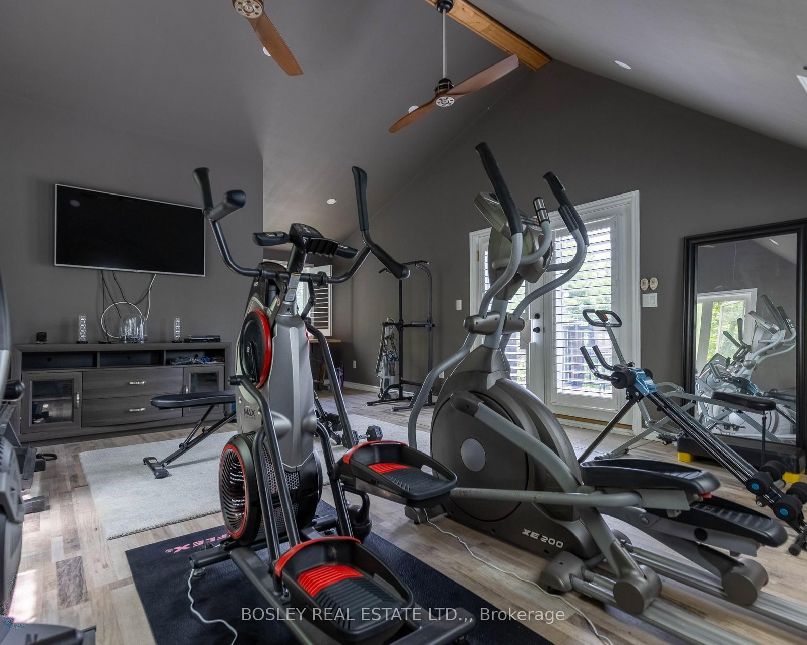 4949 Lyon's Parkway • Niagara Falls, ON photo 36