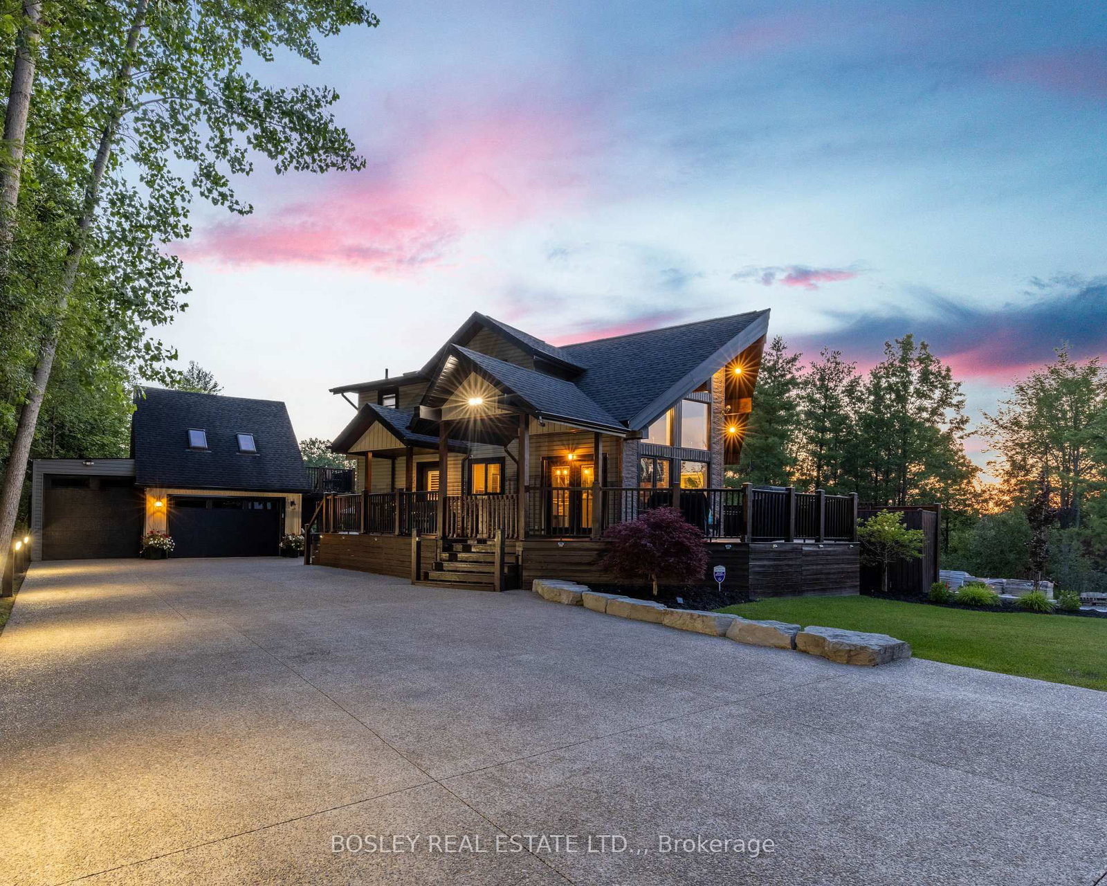 4949 Lyon's Parkway • Niagara Falls, ON photo 4