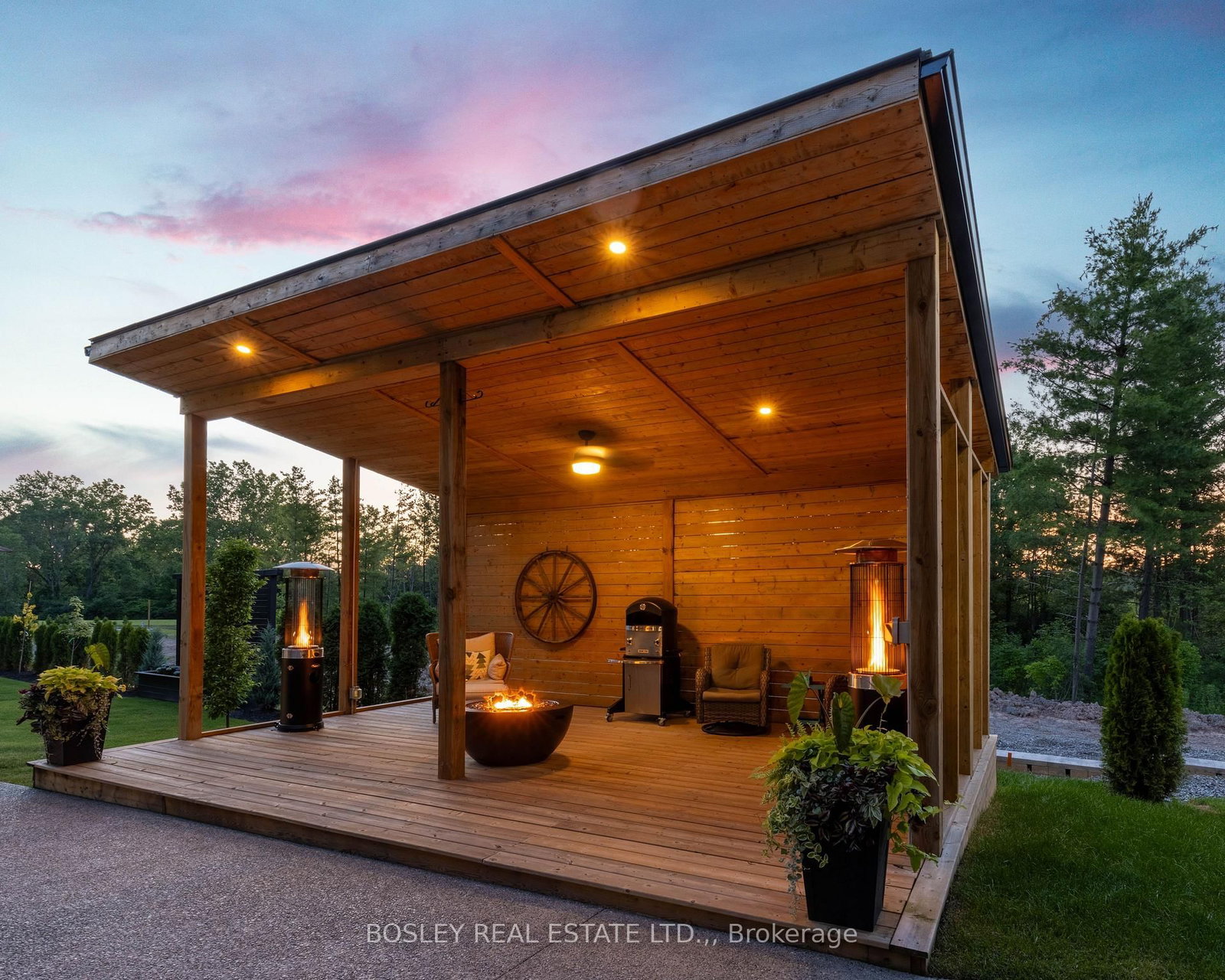 4949 Lyon's Parkway • Niagara Falls, ON photo 40