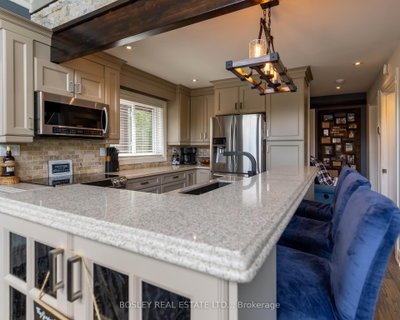 4949 Lyon's Parkway • Niagara Falls, ON photo 7