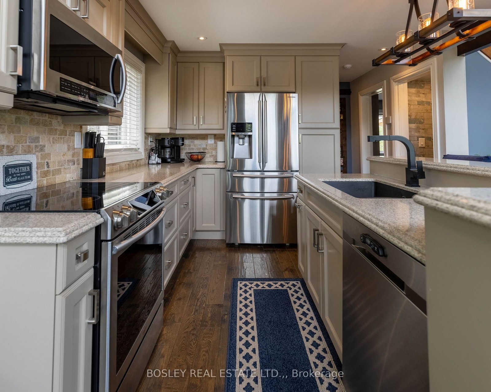 4949 Lyon's Parkway • Niagara Falls, ON photo 8