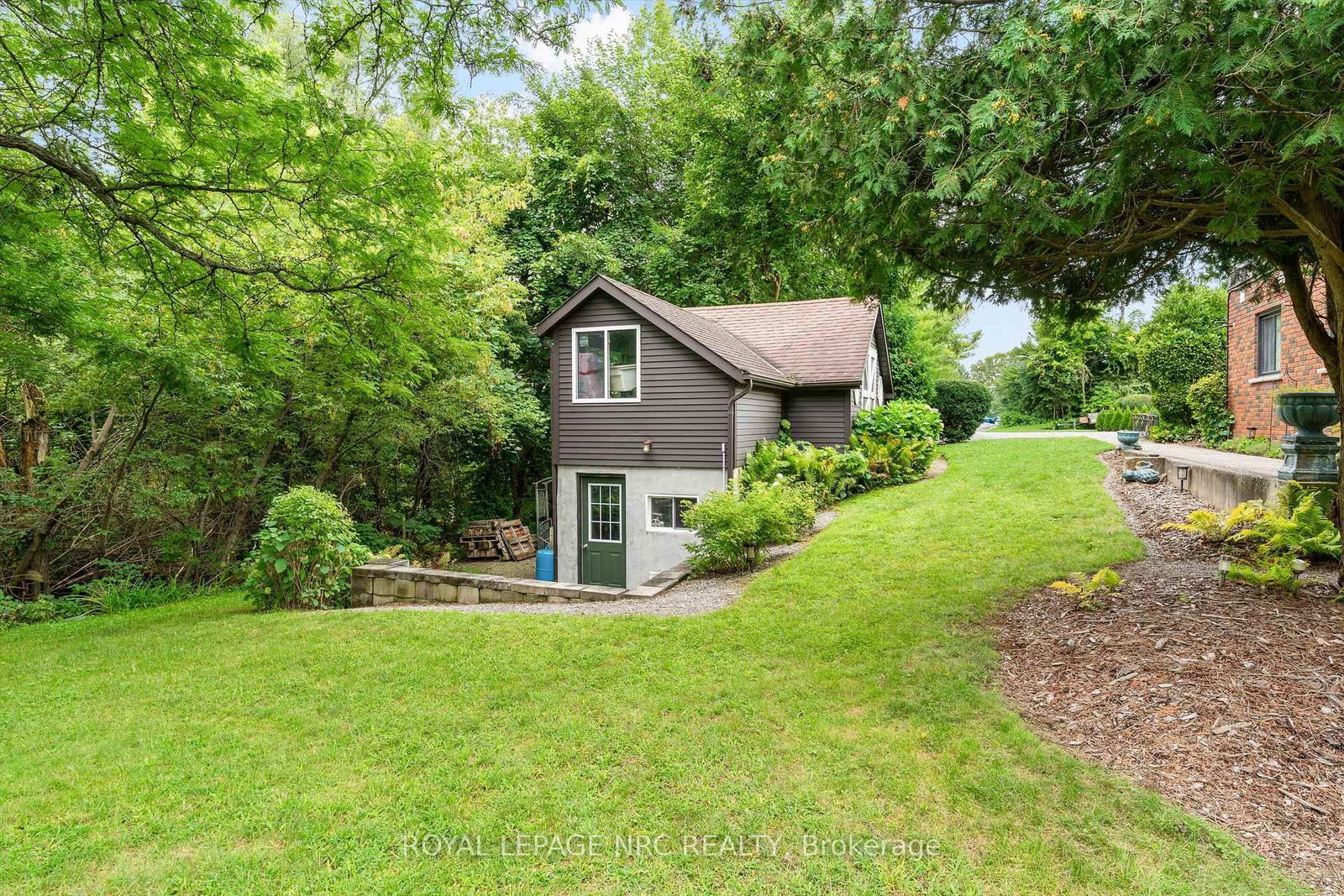 9 Pine Street • Niagara-on-the-Lake, ON photo 34