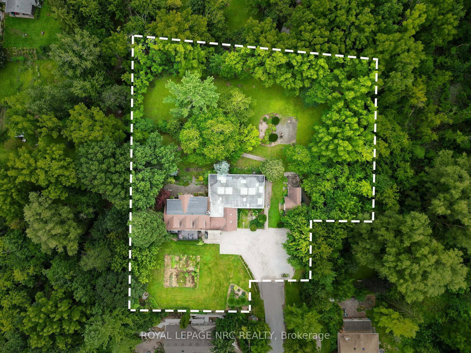 9 Pine Street • Niagara-on-the-Lake, ON photo 44