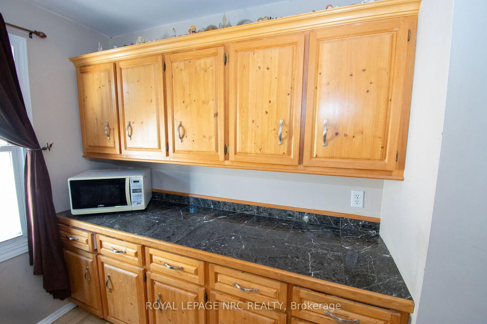 13 Mildred Avenue • St. Catharines, ON photo 11