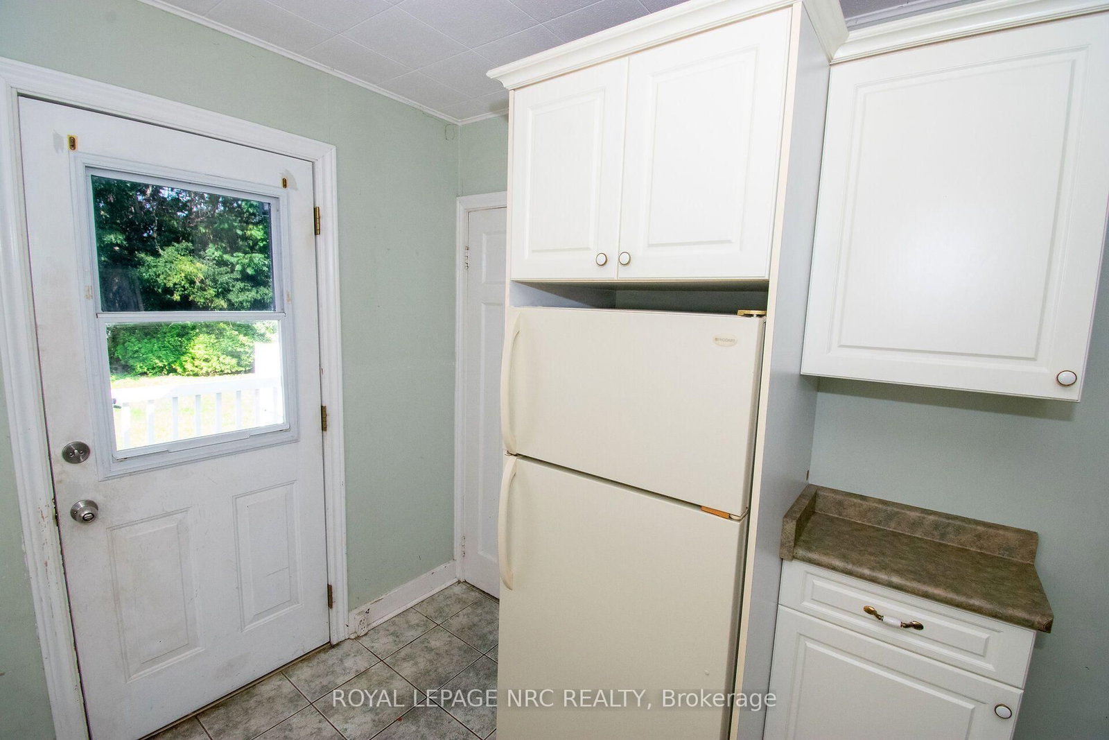 13 Mildred Avenue • St. Catharines, ON photo 17