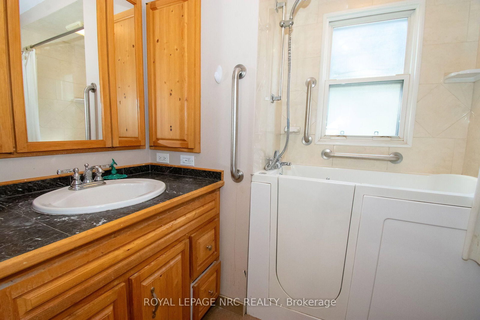 13 Mildred Avenue • St. Catharines, ON photo 18