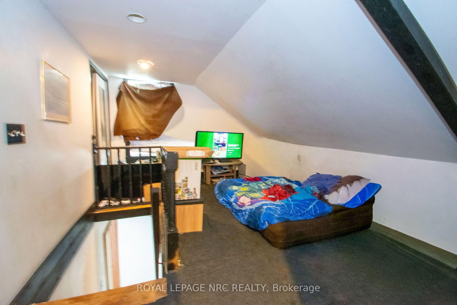 13 Mildred Avenue • St. Catharines, ON photo 22