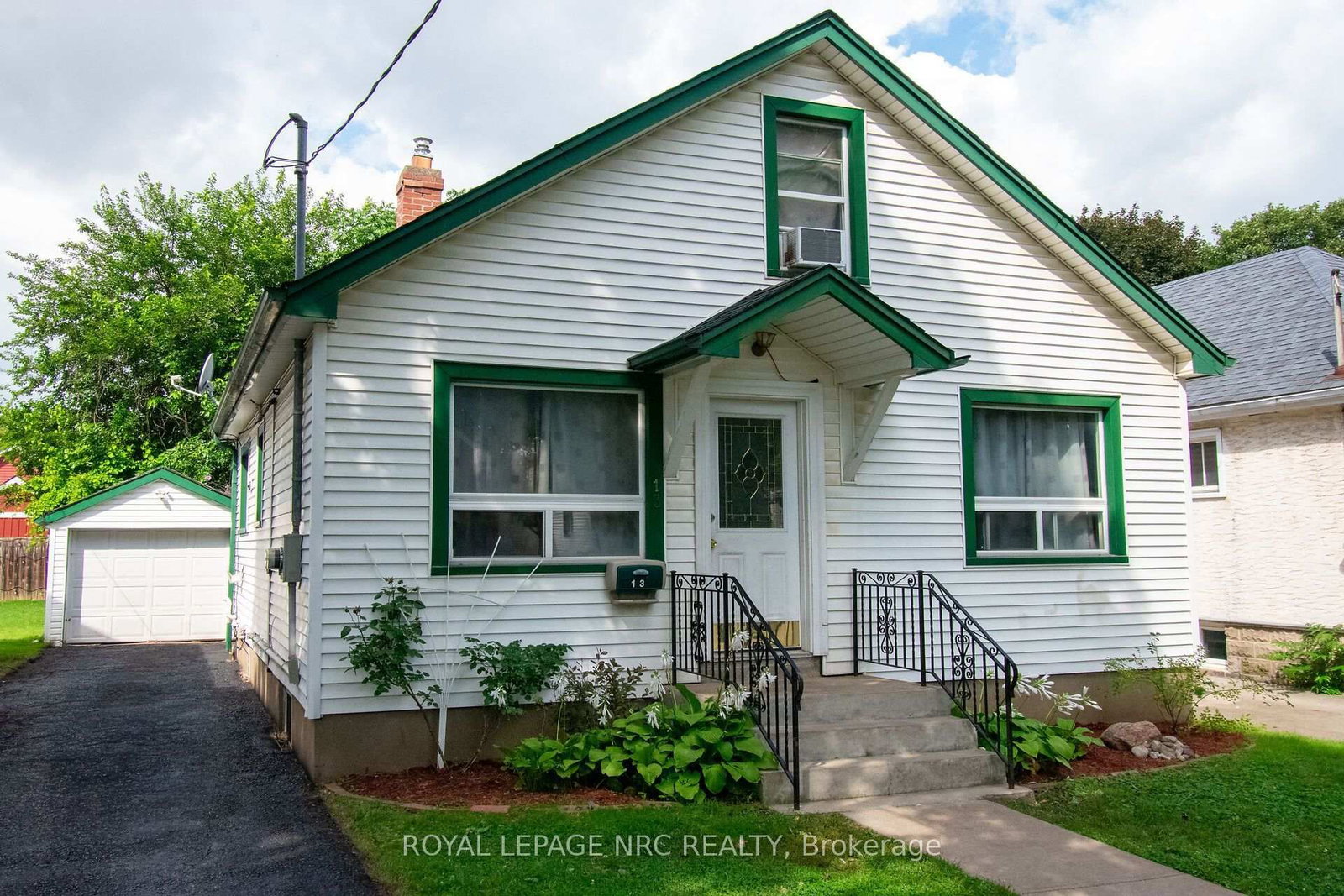 13 Mildred Avenue • St. Catharines, ON photo 39